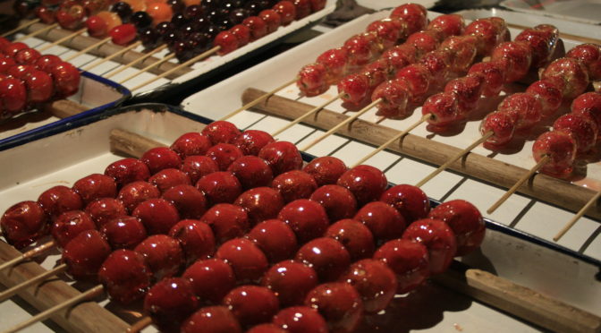 bīngtáng húlú – Candied Haw in a Stick – 冰糖葫芦